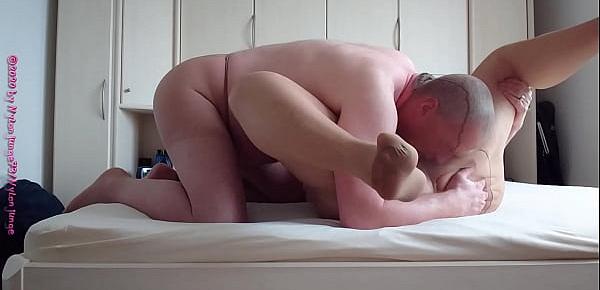 Die Geile Frau in Feinstrumpfhose 1